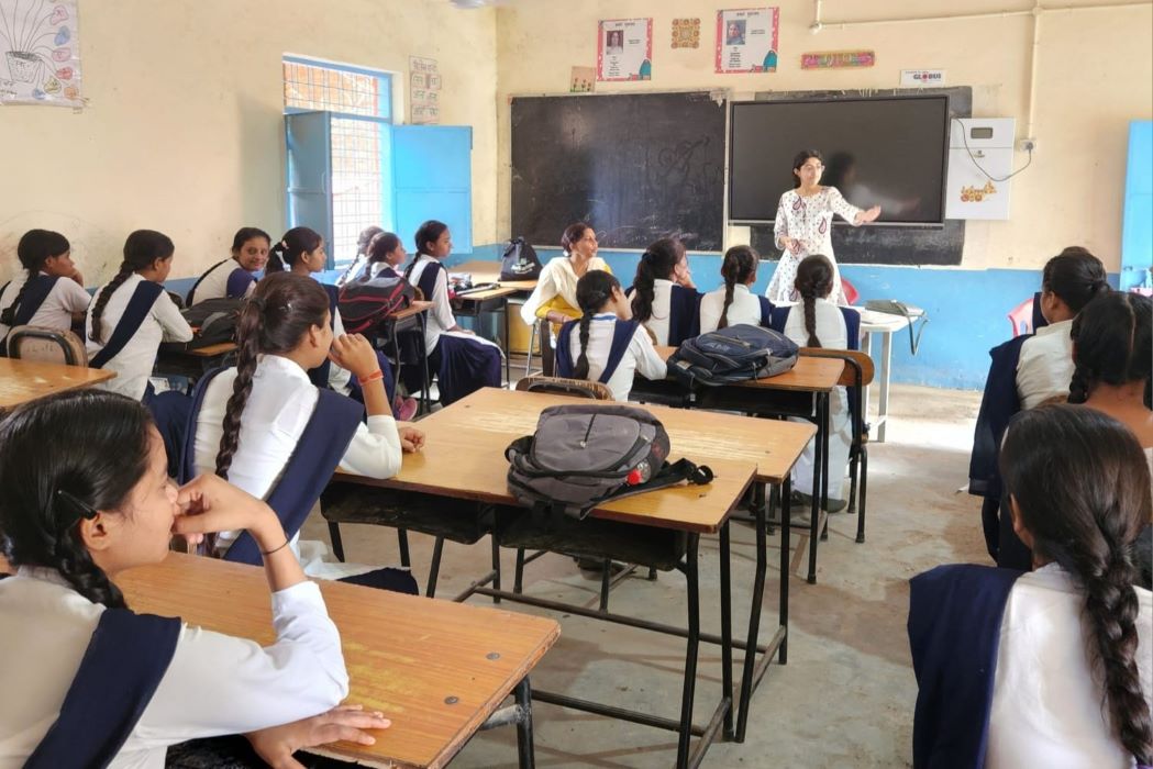 12th-Grade Student Raises Rs 5 Lakh, Distributes 300K Sanitary Pads To Rural Girls For Menstrual Hygiene